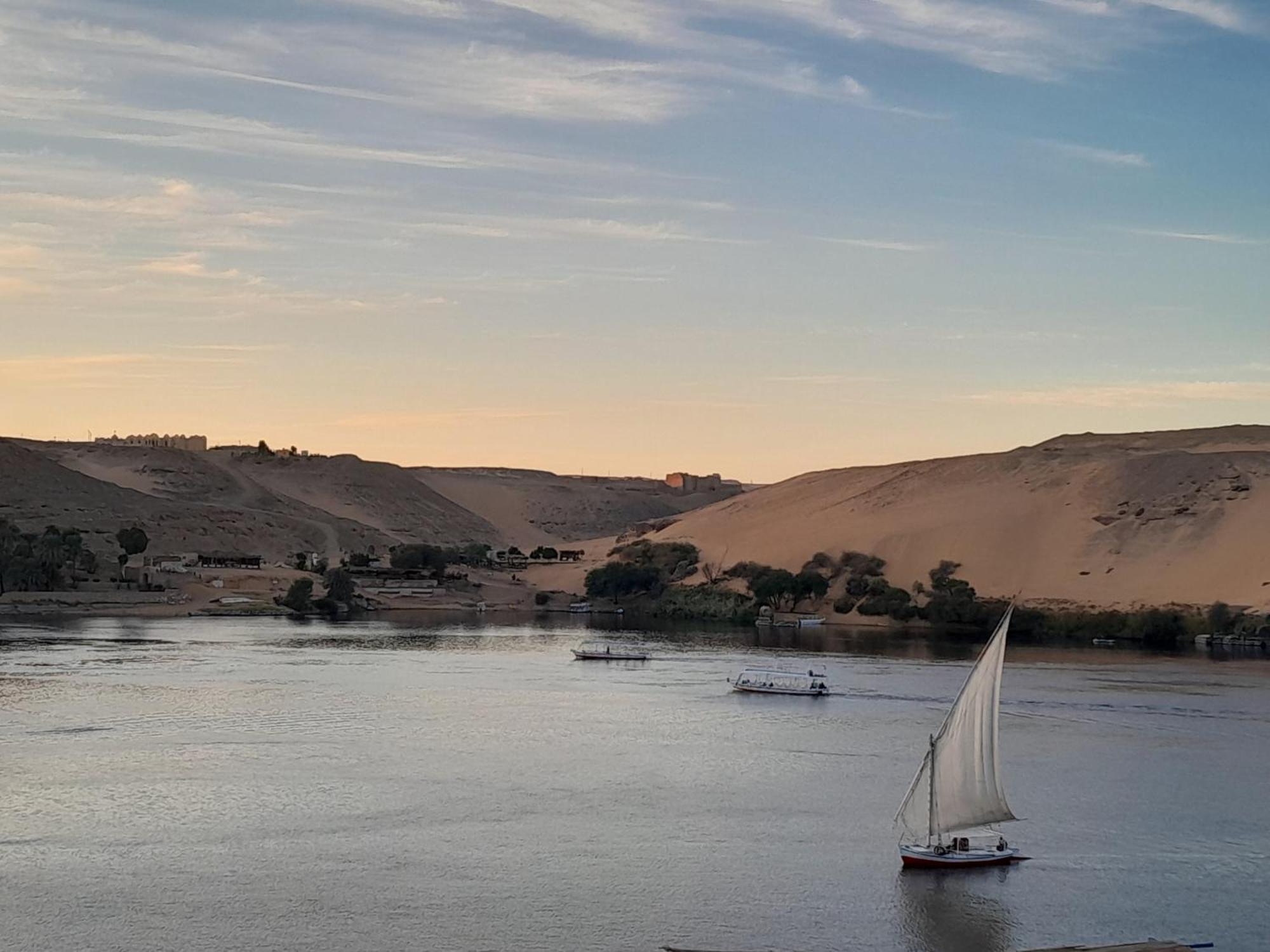 Labib Guest House Aswan Ngoại thất bức ảnh